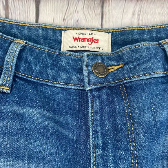 Wrangler Women’s Distressed High Rise Wide Leg Jeans Size  6 - Picture 4 of 8